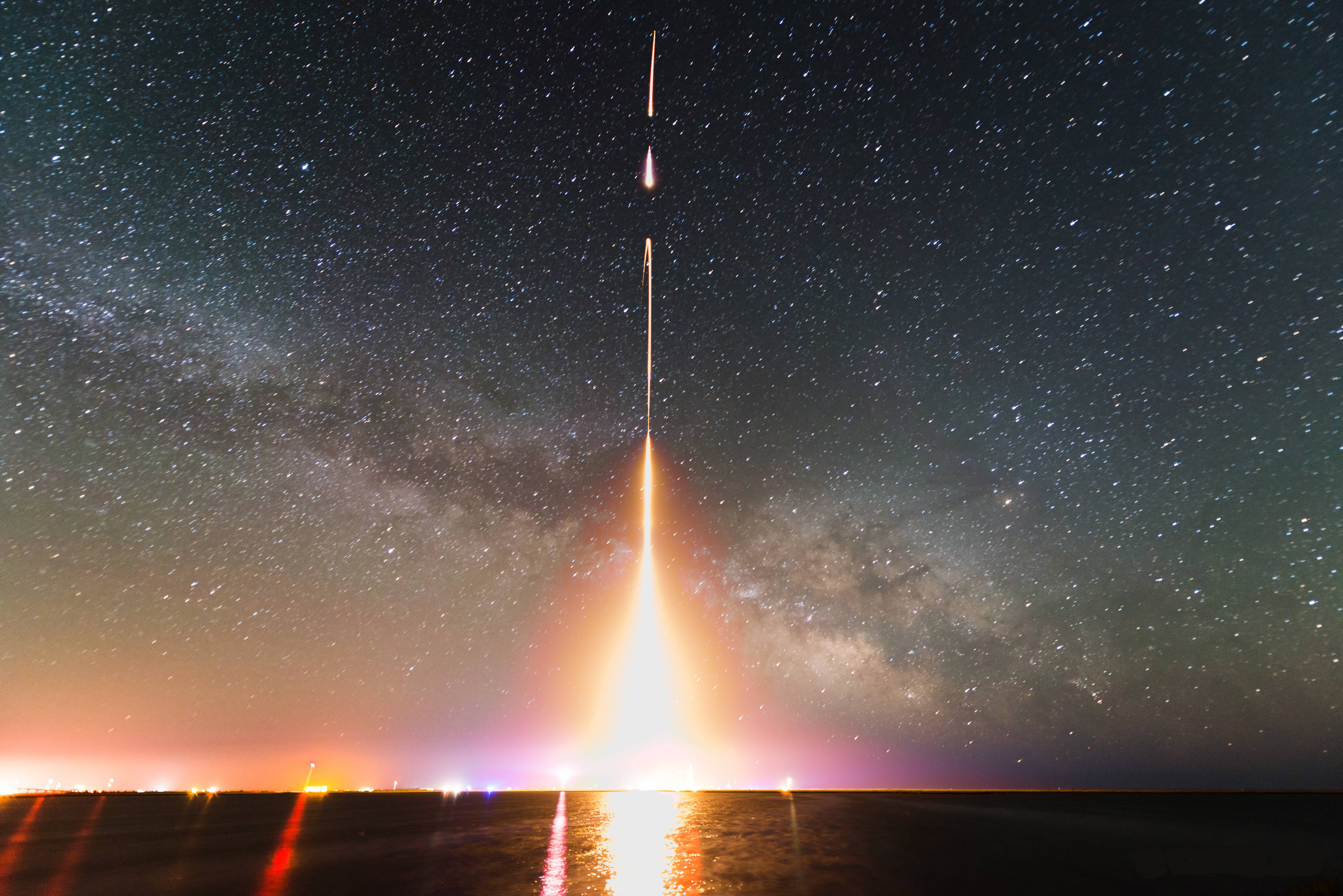 7360x4912 NASA Launch (x Post R Space)