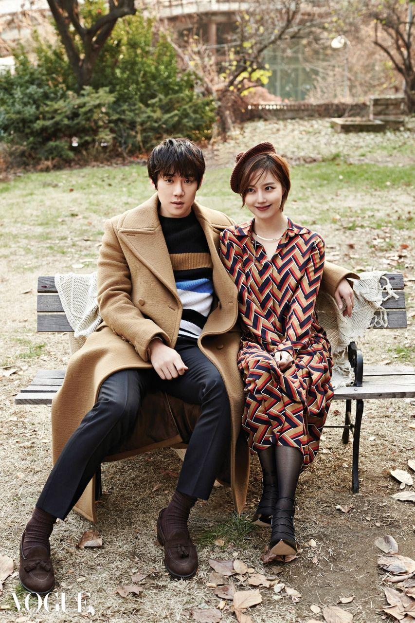 853x1280 Yoo Yeon Seok & Moon Chae Won