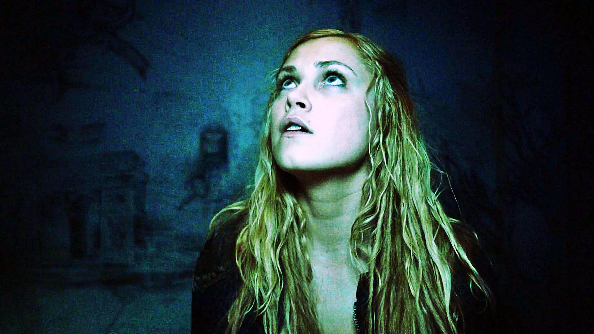 1916x1076 Clarke (The 100) Griffin Photo