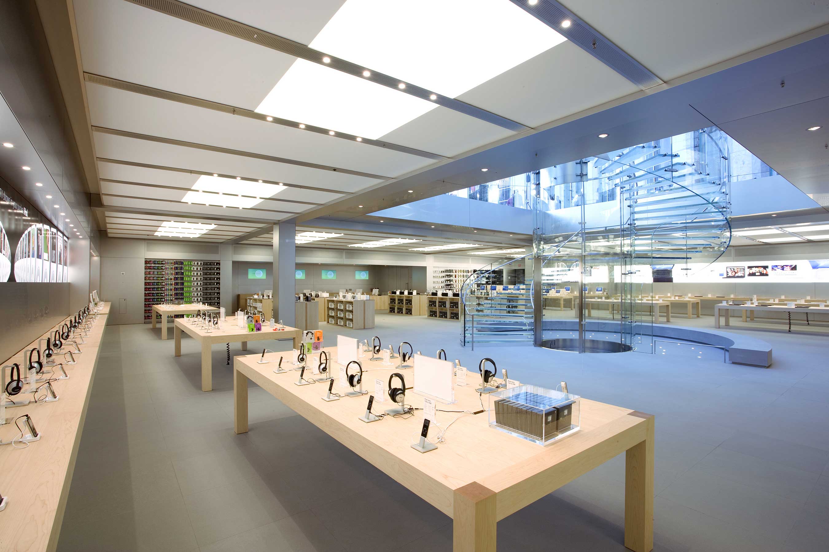2700x1800 Apple Store Wallpaper