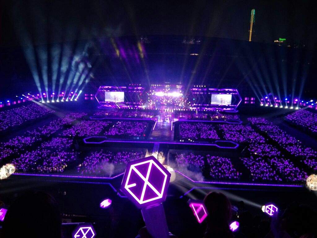 1024x768 EXO Light Stick Wallpaper