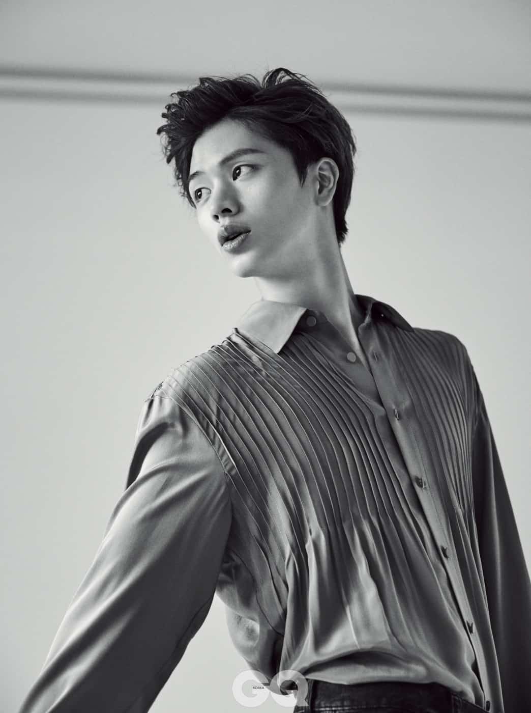 1044x1400 GQ Magazine March Issue 17 Sungjae (육성재) Photo