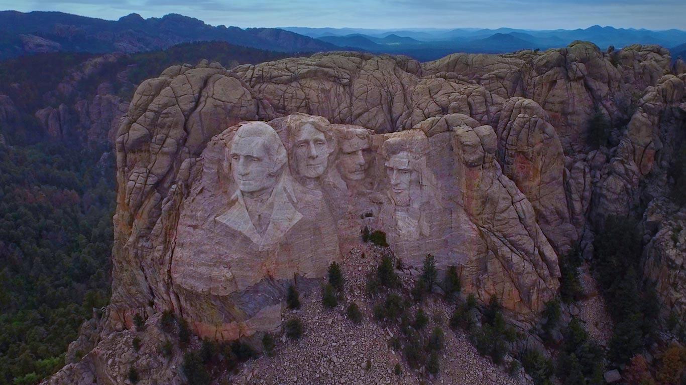 1366x768 Mount Rushmore in South Dakota wallpaper