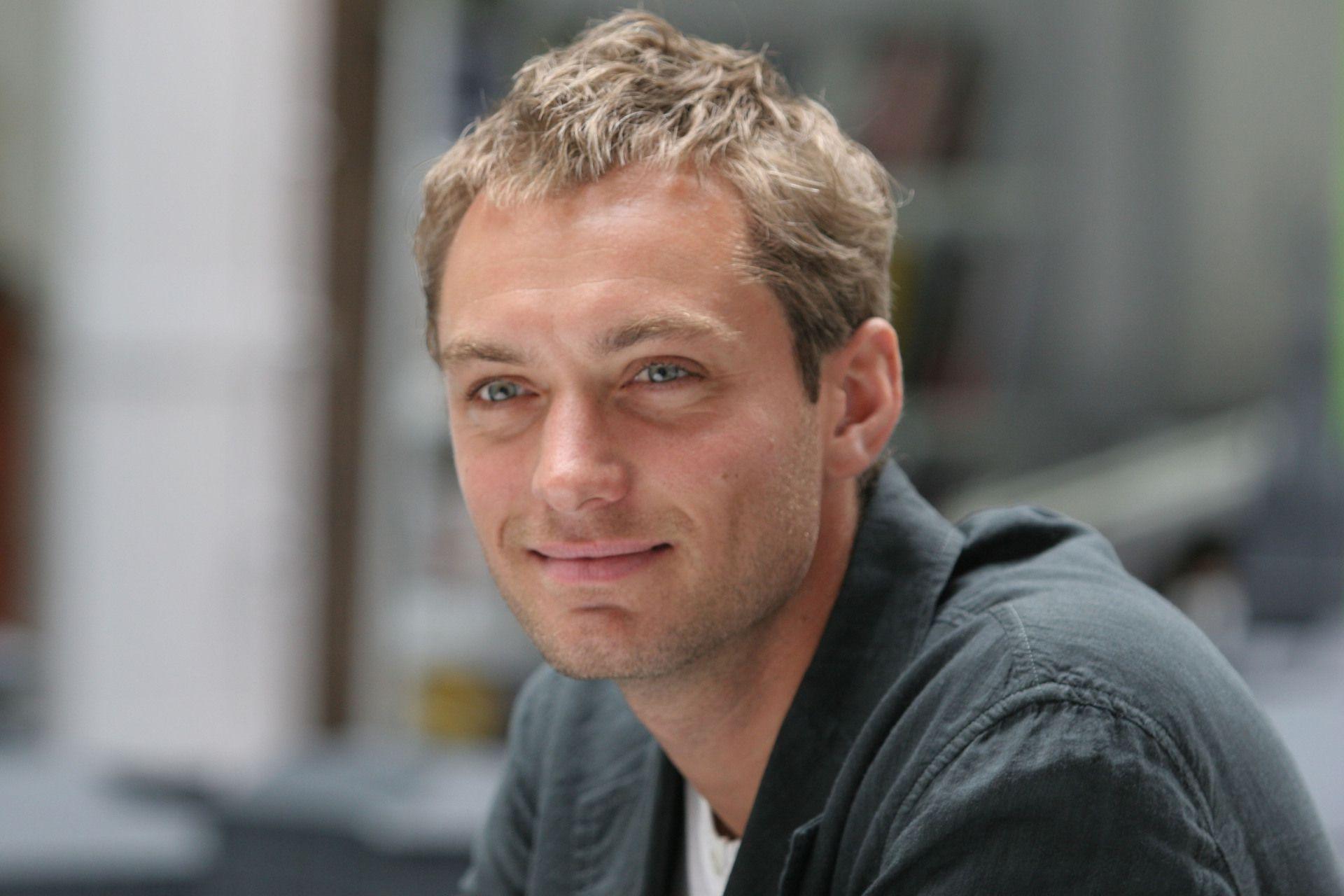 1920x1280 Jude Law Wallpaper