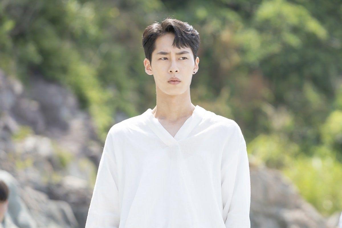 1200x799 Lee Jae Wook Talks About Extraordinary You And His Acting Experiences