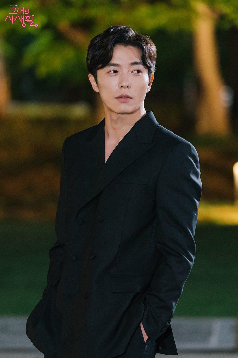 800x1200 kim jae uck gallery < #kimjaeuck exhibition> has opened! Name of the art : Ryan Gold Come and visit the gorgeous exhibition <soopstargram> #kimjaewook