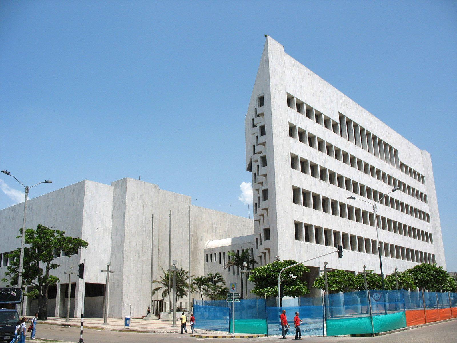 1600x1200 Banco de la República in Barranquilla, Colombia image Domain photo