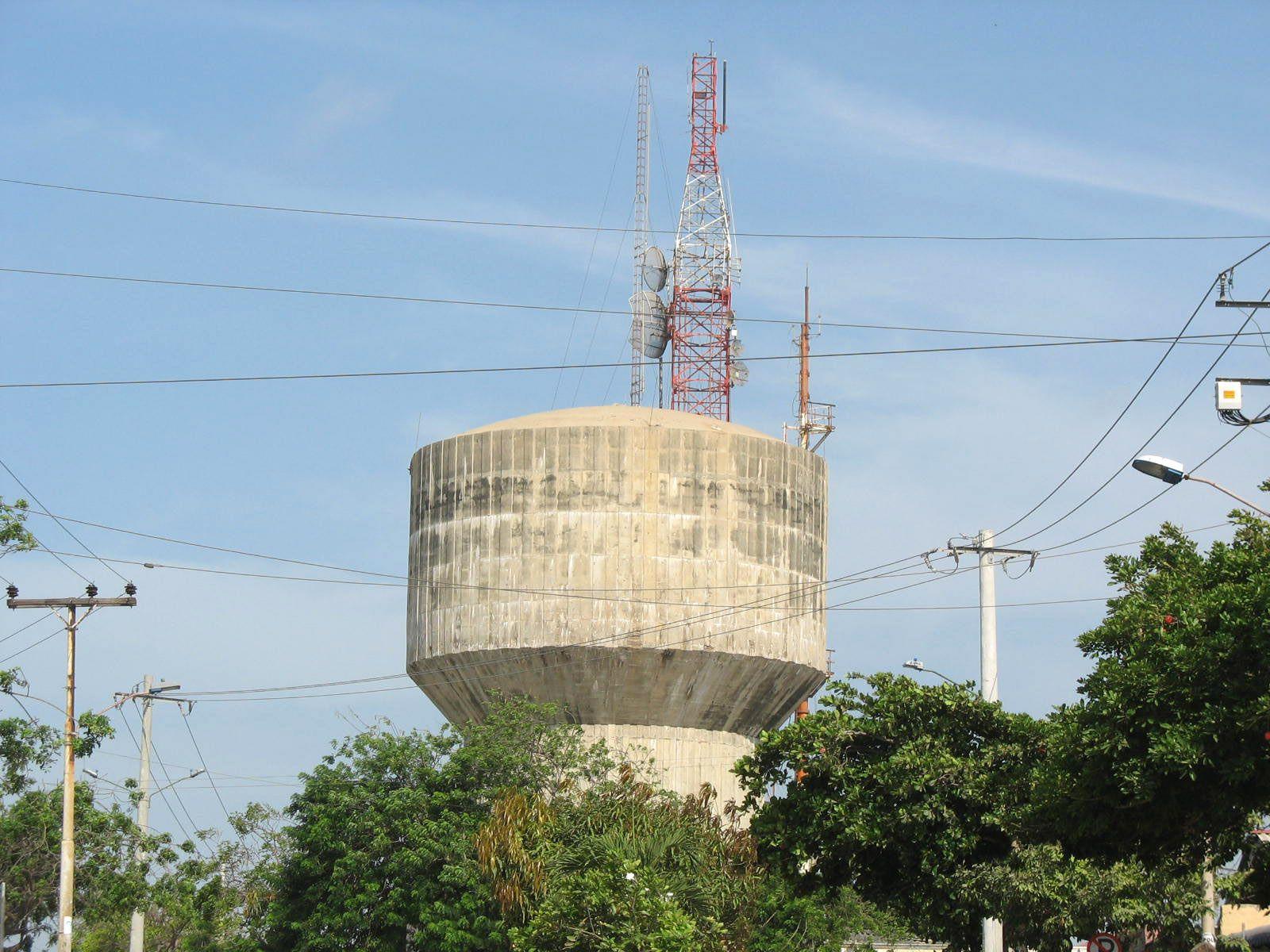 1600x1200 Torres de telecomunicaciones in Barranquilla, Colombia image Domain photo