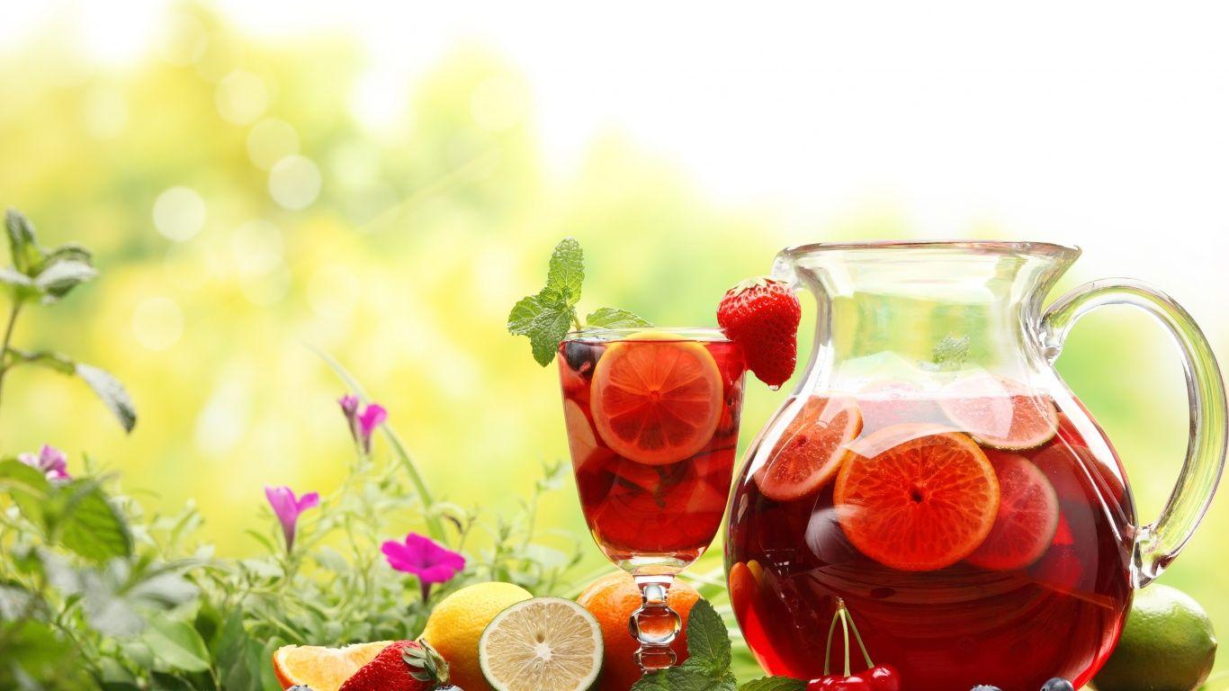 1366x768 Fruit Juice Wallpaper