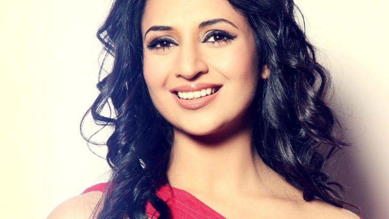 1280x720 Divyanka Tripathi Age, Height, Husband, Family, Biography & More StarsUnfolded
