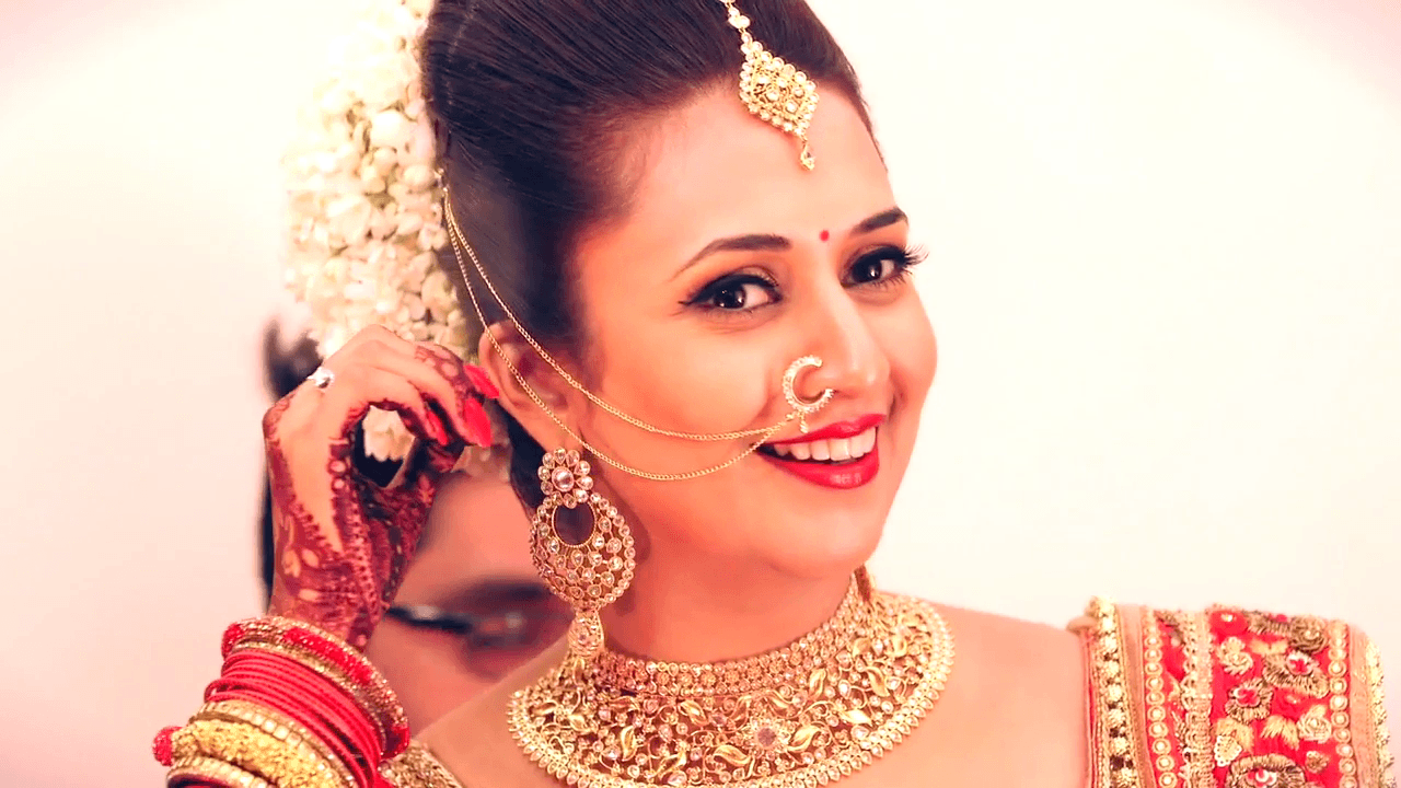 1280x720 Divyanka Tripathi Famous Indian TV Actress HD Wallpaper
