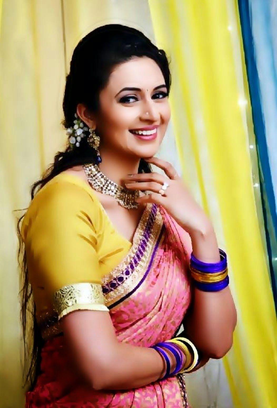 1052x1550 April 2015 Divyanka Tripathi Desktop Wallpaper