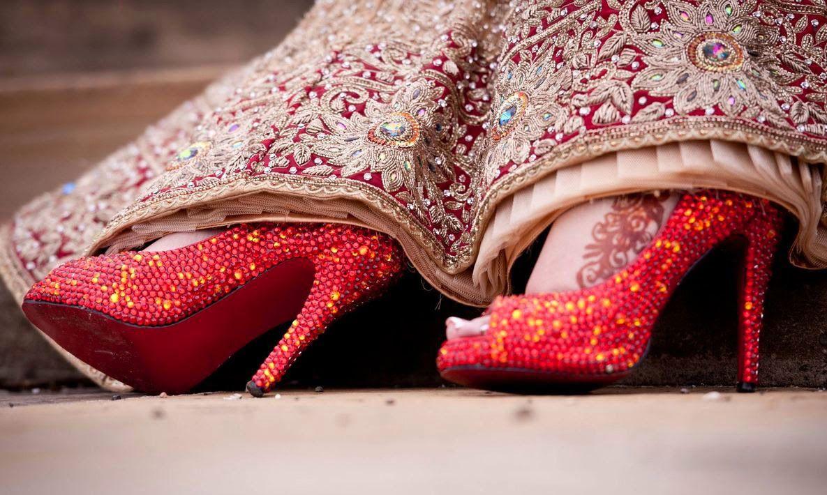 1185x710 Free download High Heel Sandals [1185x710] for your Desktop, Mobile & Tablet. Explore High Heel Shoes Wallpaper Border. Shoe Wallpaper for Computer, Free Shoes Wallpaper, Wallpaper Border with Stiletto Heels