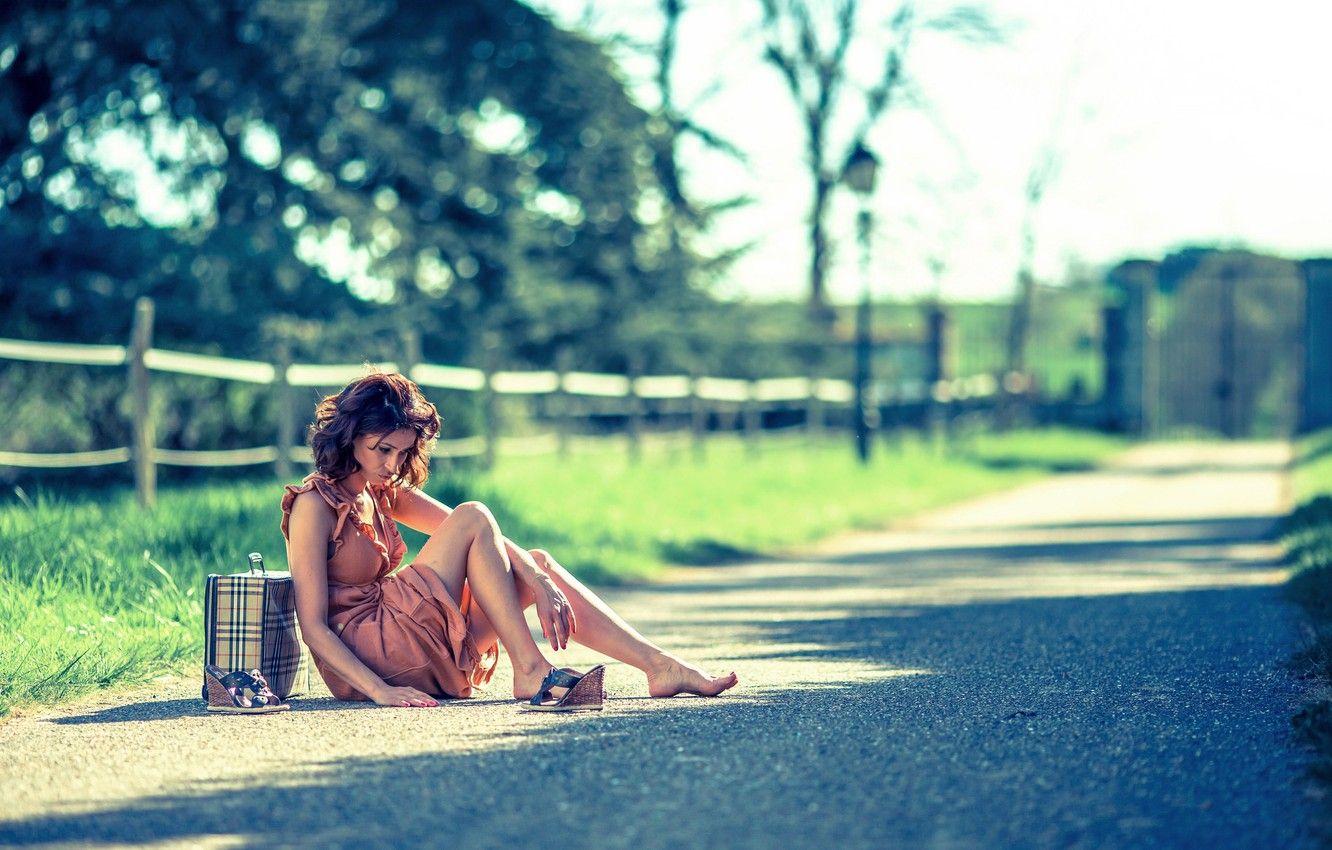 1332x850 Wallpaper girl, bag, sandals, on the road image for desktop, section ситуации