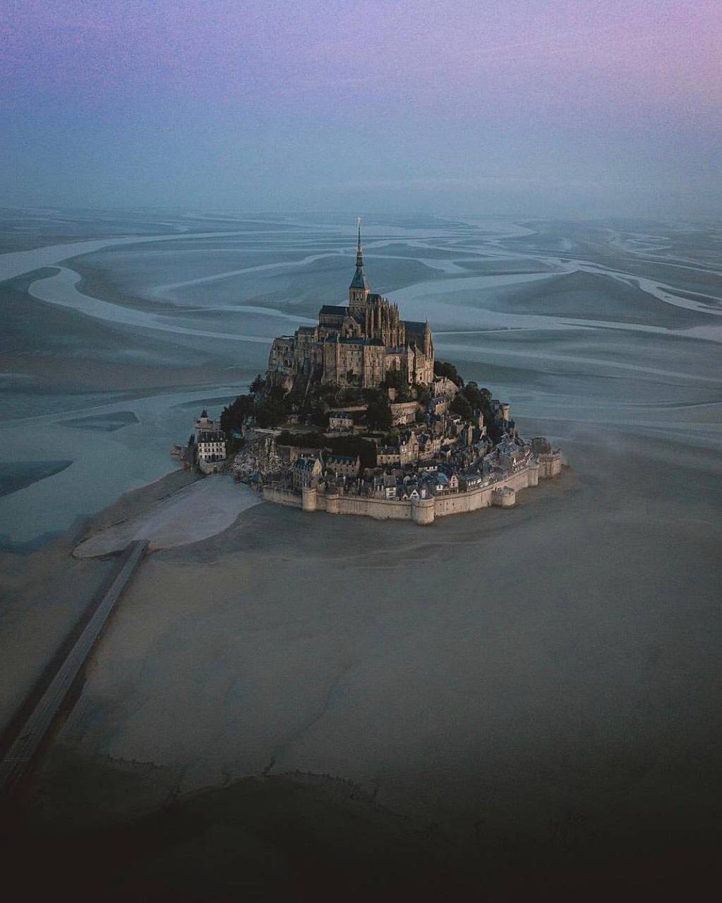 1023x1280 Le Mont Saint Michel Wallpaper