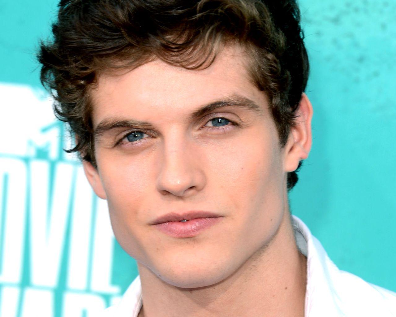 1280x1024 Daniel Sharman Sharman Wallpaper