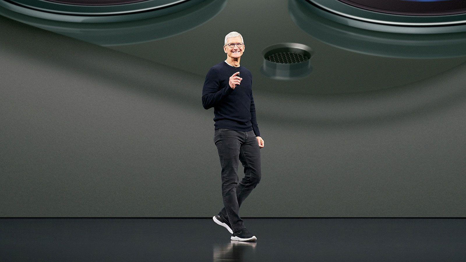 1600x900 Life and career biography of Apple CEO Tim Cook