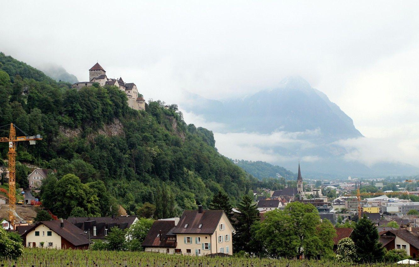 1332x850 Wallpaper mountains, the city, castle, rocks, home, town, landscape., Liechtenstein, Vaduz, Liechtenstein image for desktop, section город