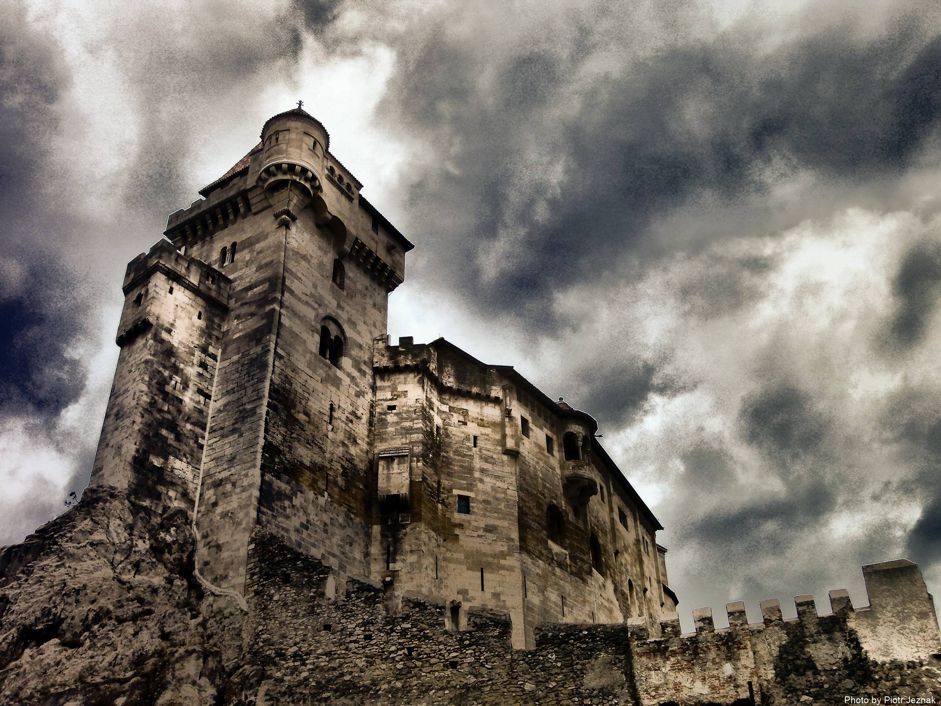 1920x1440 Liechtenstein Castle Dramatic Image