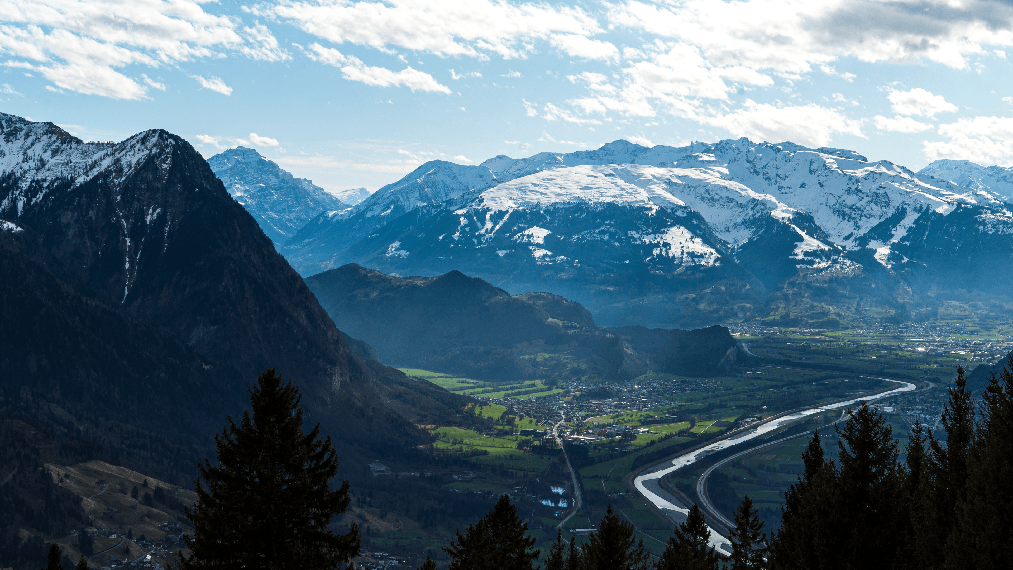 3840x2160 Triesenberg, Liechtenstein. [OC] [3840x2160]