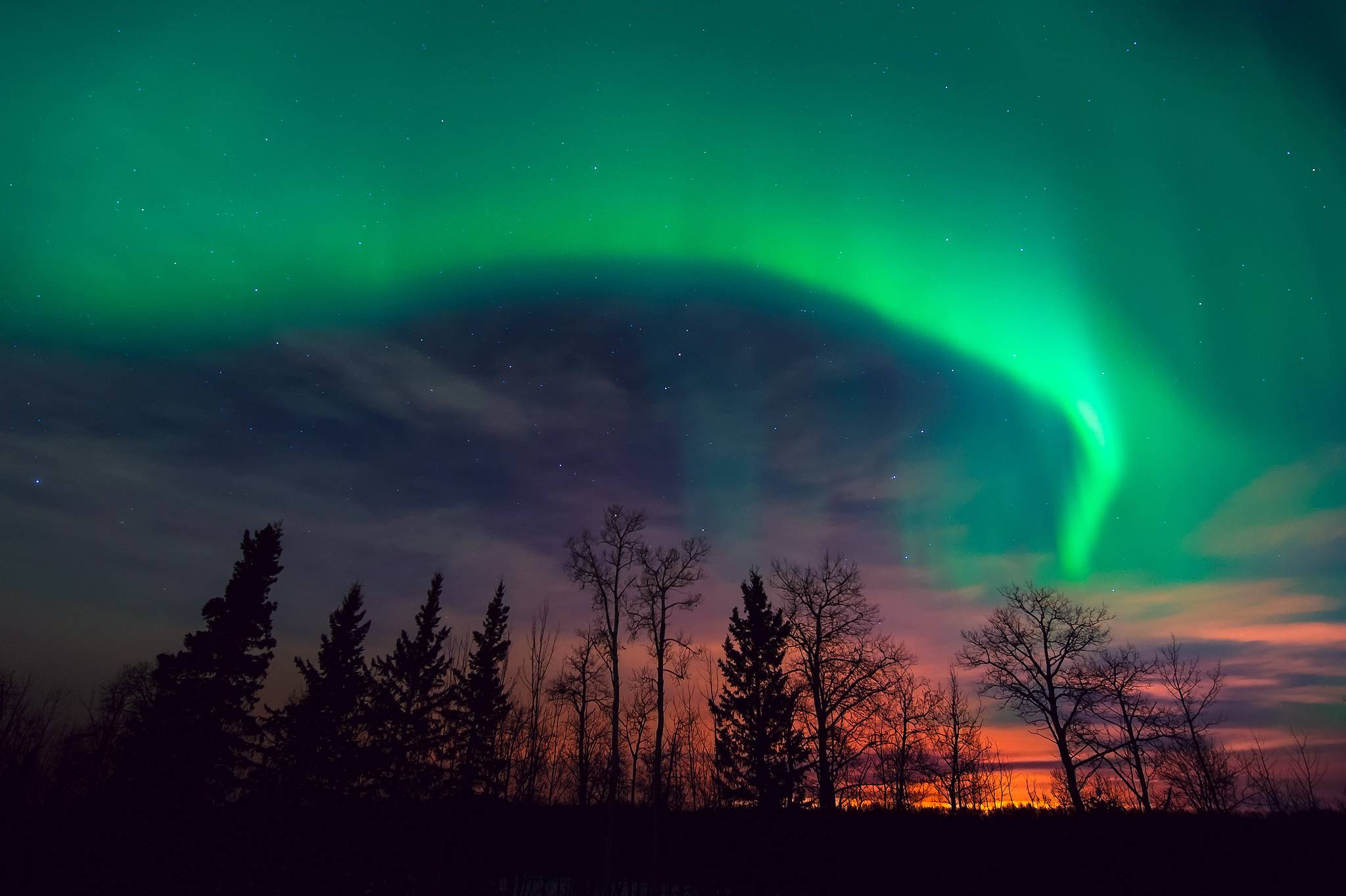2048x1363 Northern Lights Wallpaper Free
