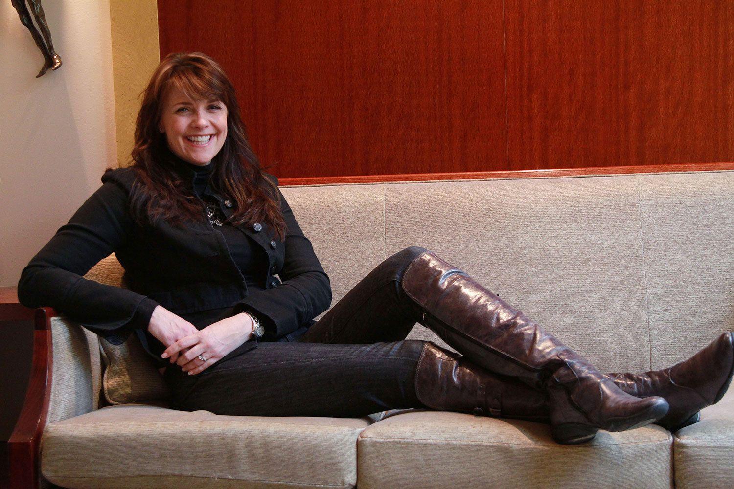 1500x1000 SyFy France Amanda Tapping Shoot Tapping Photo