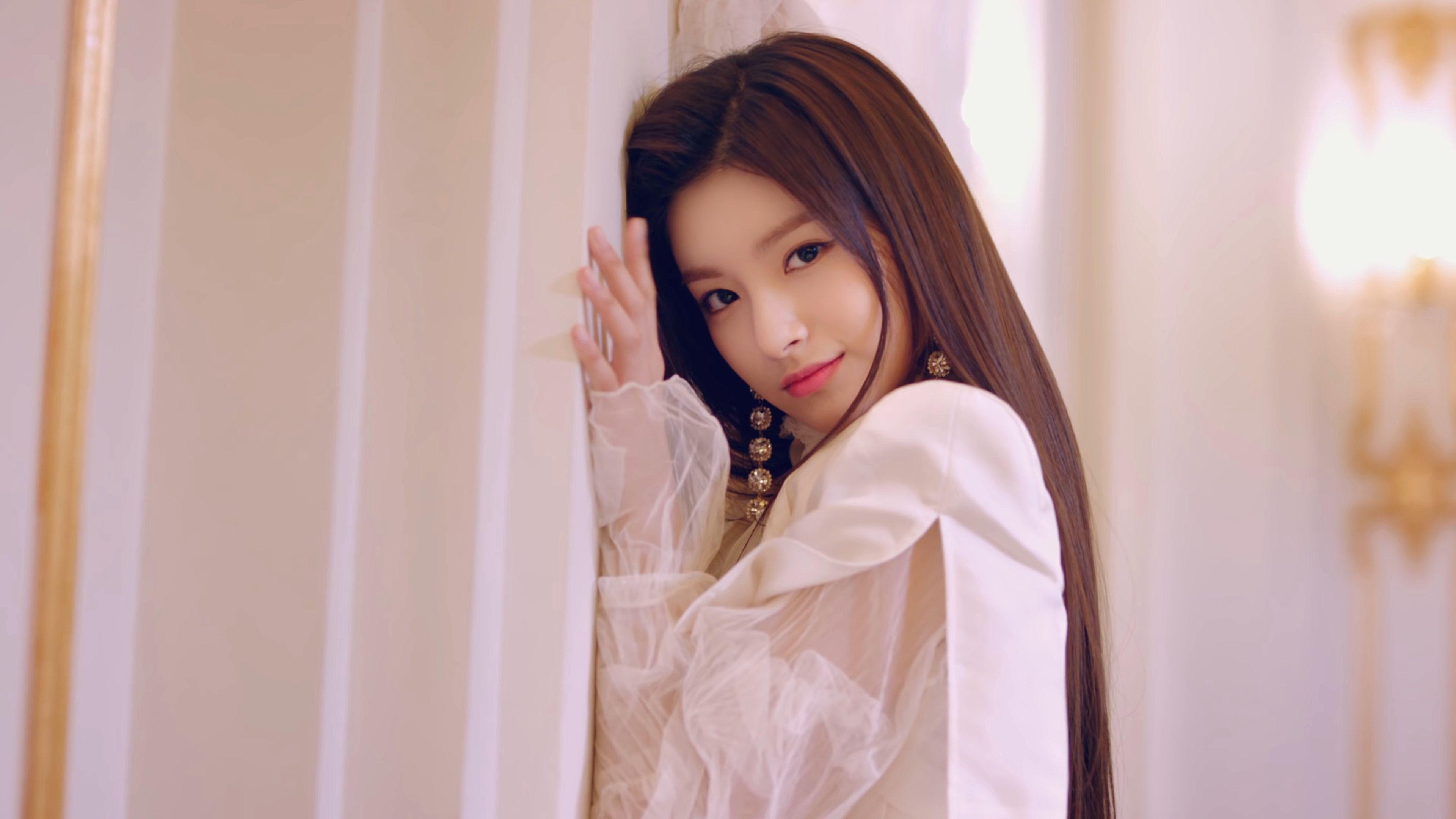3840x2160 Everglow Yiren Introduction Video Screncaps (4K)-Pop Database /