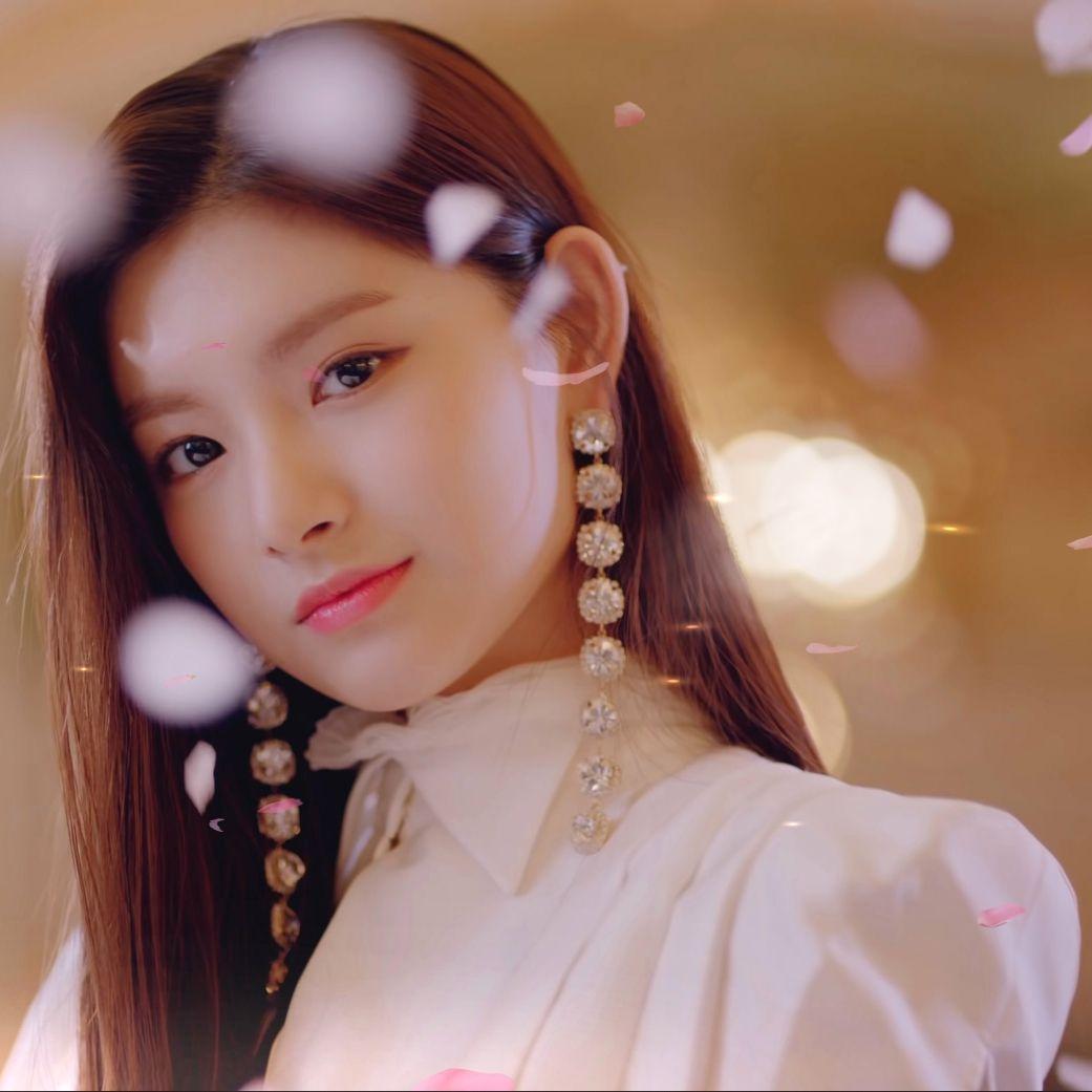 1041x1041 Steam Workshop::Everglow Yiren (이런)