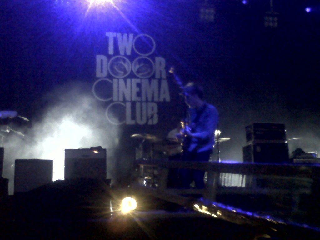 1024x768 Two Door Cinema Club