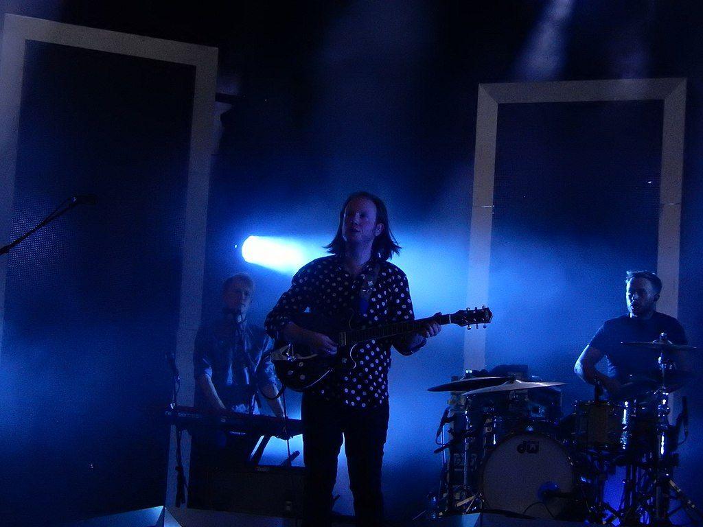 1024x768 Two Door Cinema Club, Rock en Seine