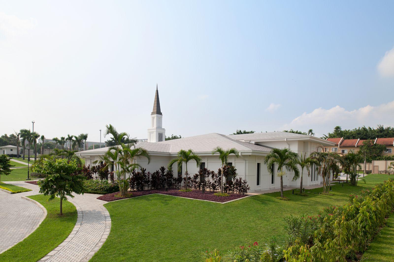 1600x1066 Kinshasa Democratic Republic of the Congo Temple Exterior