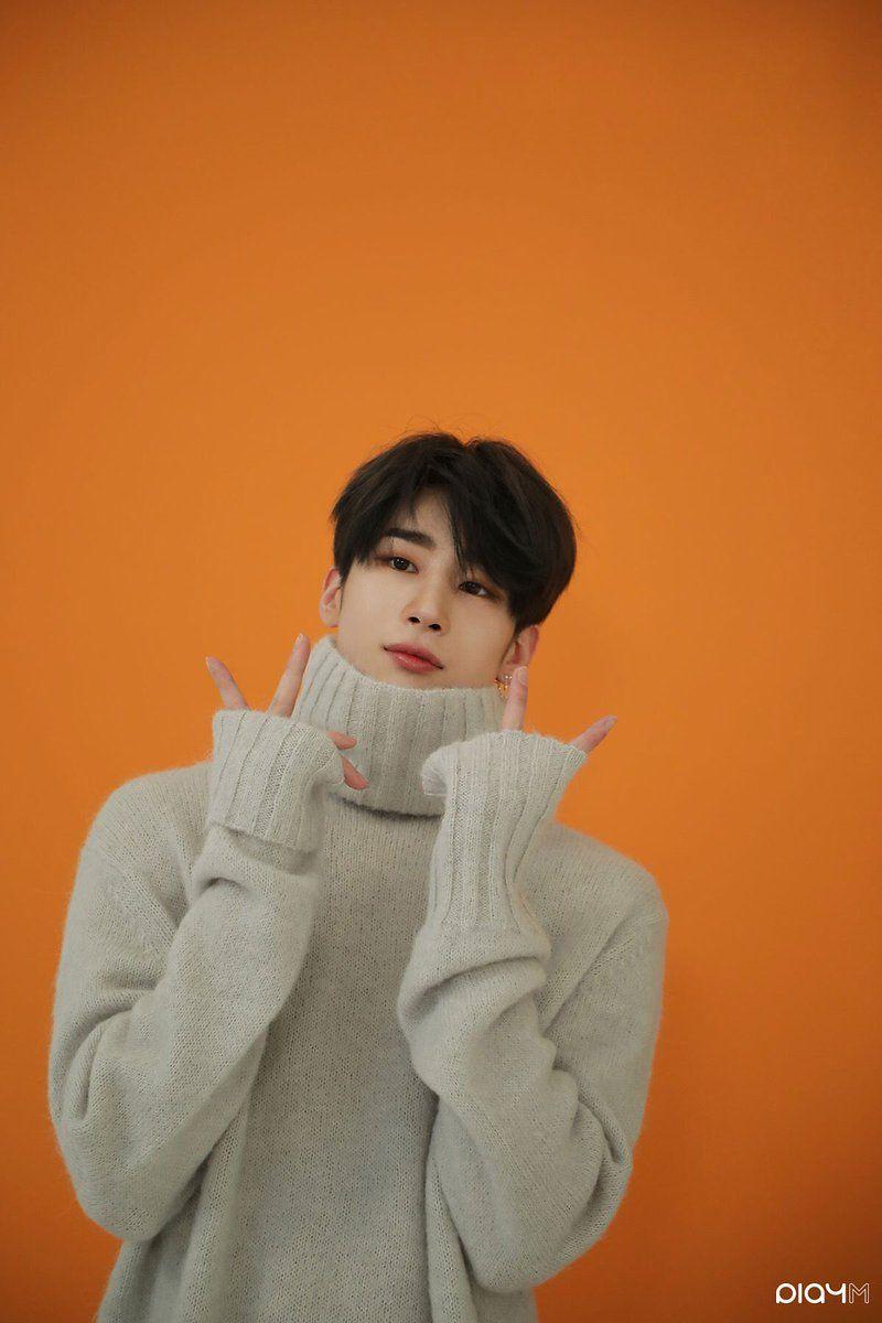 800x1200 PHOTO} 200208 Han Seungwoo Fanmeeting MD Filming Jacket photohoot behind the scene (11) More pics➡️