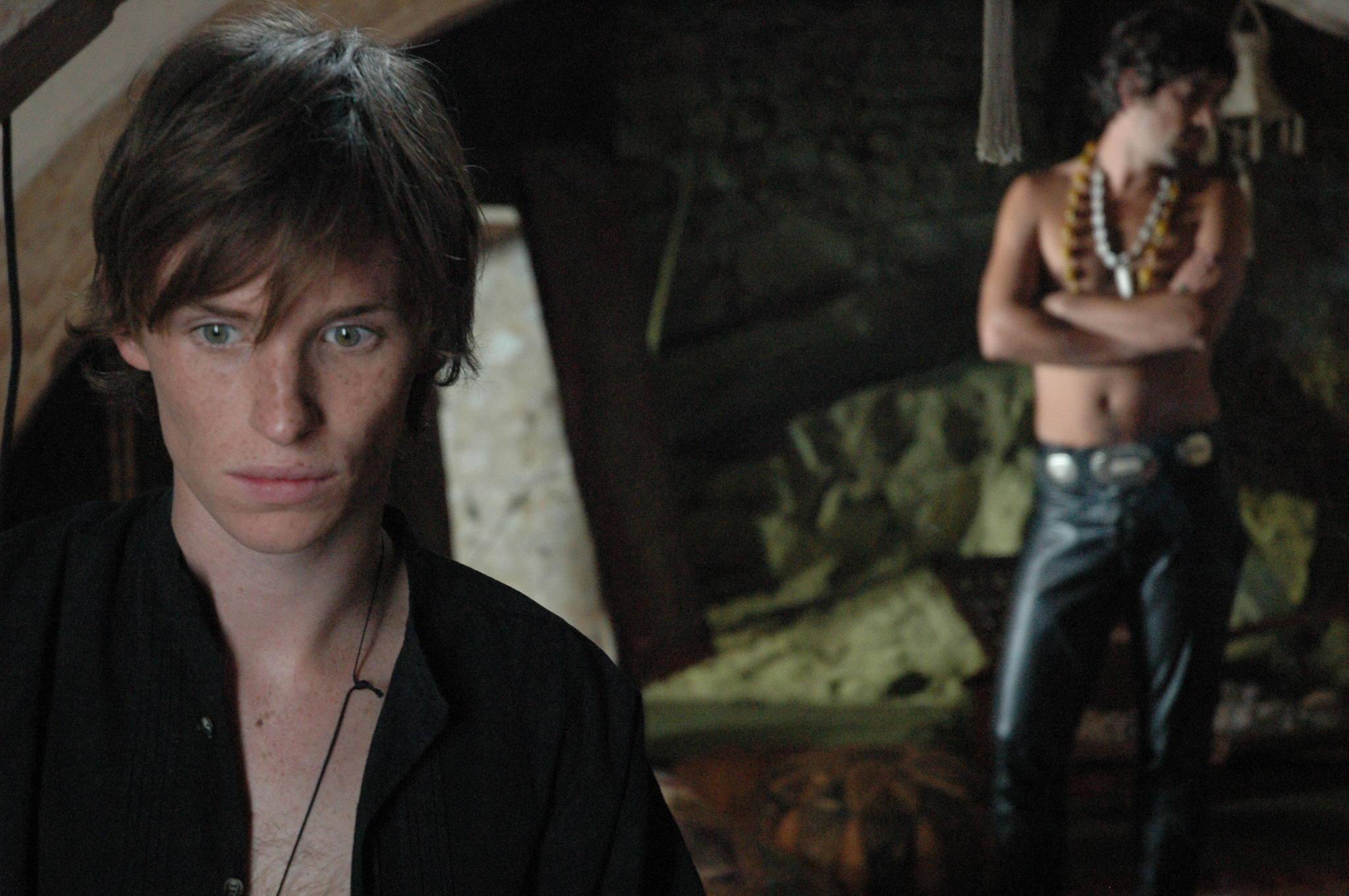 2048x1361 Eddie Redmayne HD Wallpaper for desktop download
