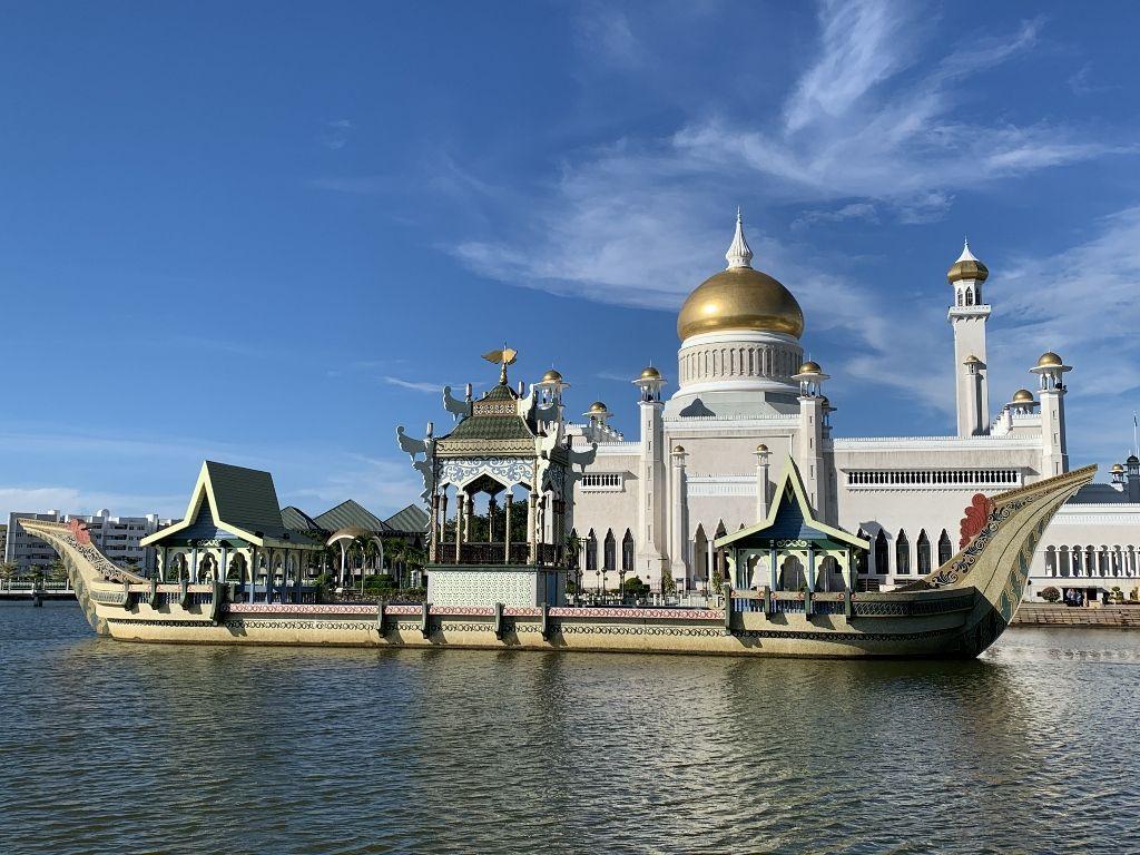1024x768 Brunei, The Kingdom of Spectacular Treasures