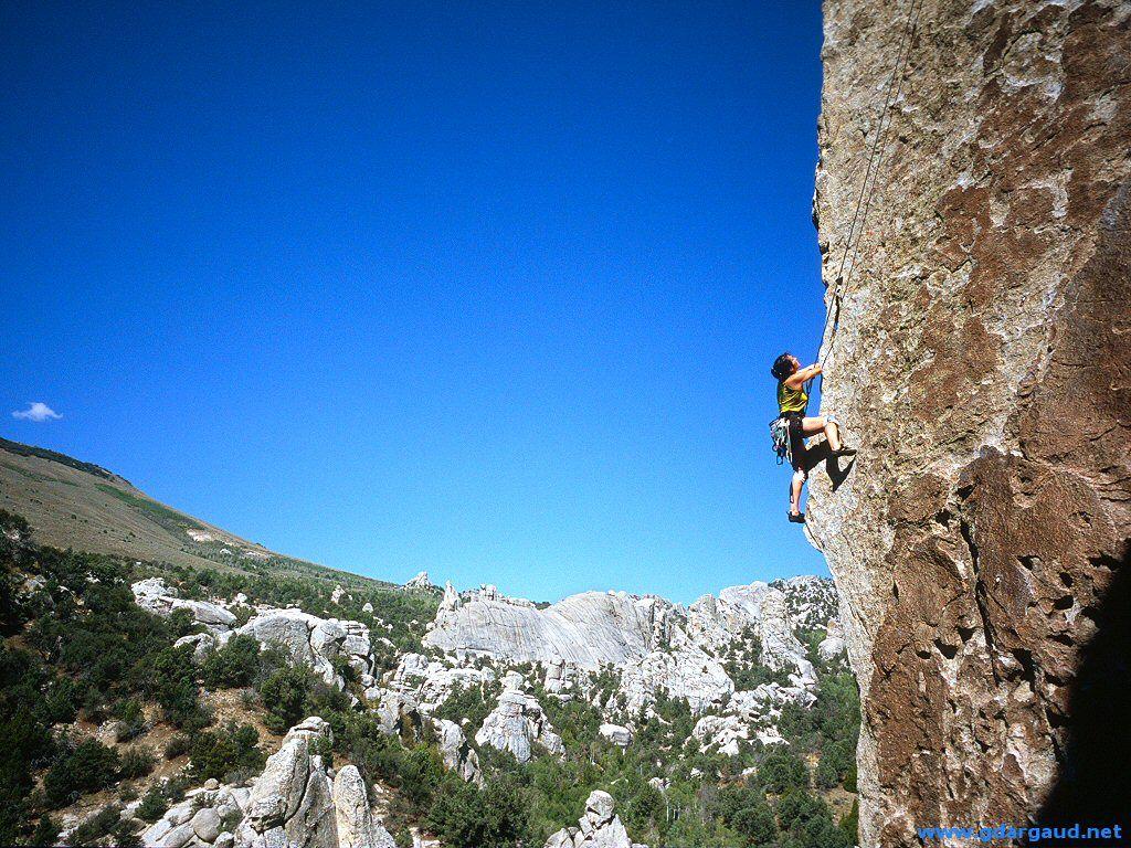 1024x768 Download US climbing wallpaper
