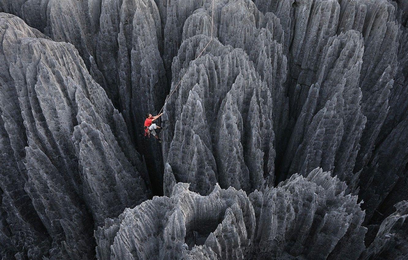 1332x850 Photo Wallpaper Rocks, People, Climbing, Climbing Climbing Wall Paper
