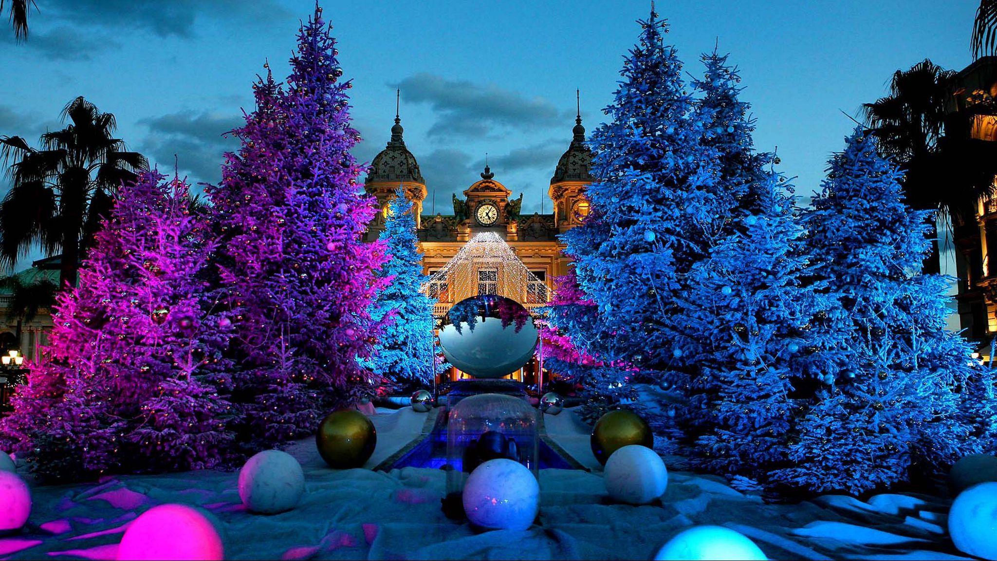 2048x1152 Download wallpaper 2048x1152 christmas tree, monte carlo, monaco ultrawide monitor HD background