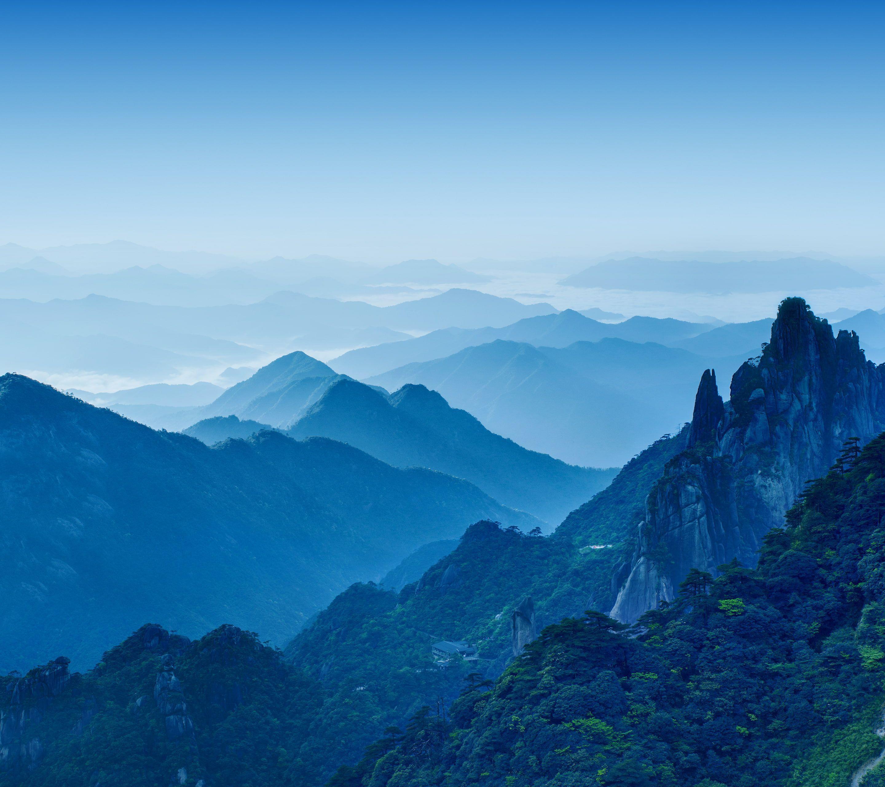 2880x2560 Mountains Day time #Foggy Huawei Mate 10 #Stock #HD K #wallpaper #hdwallpaper #desktop. Poze de fundal, Zeițe