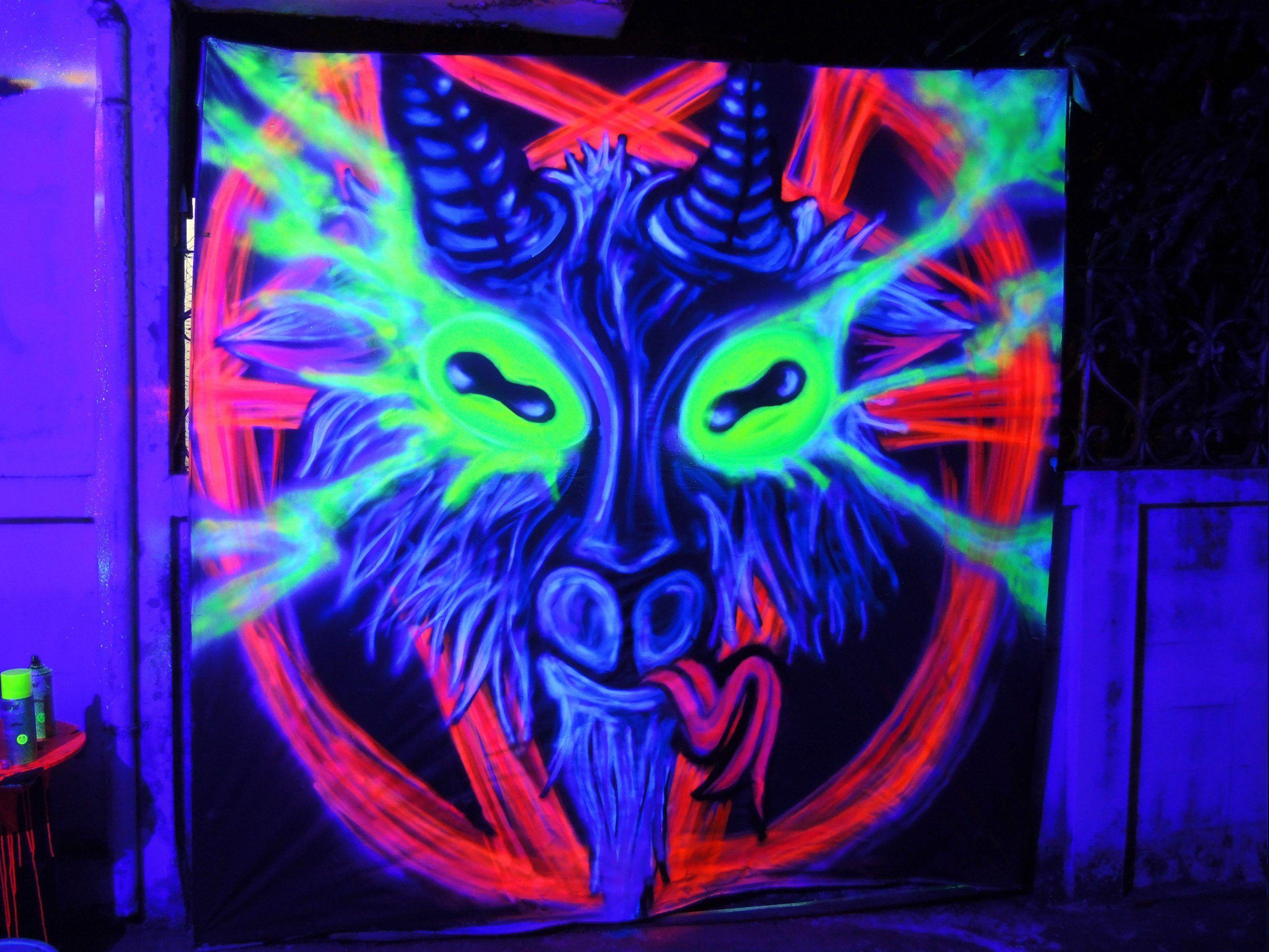 2560x1920 Sigil of Baphomet X Uterus light graffiti art