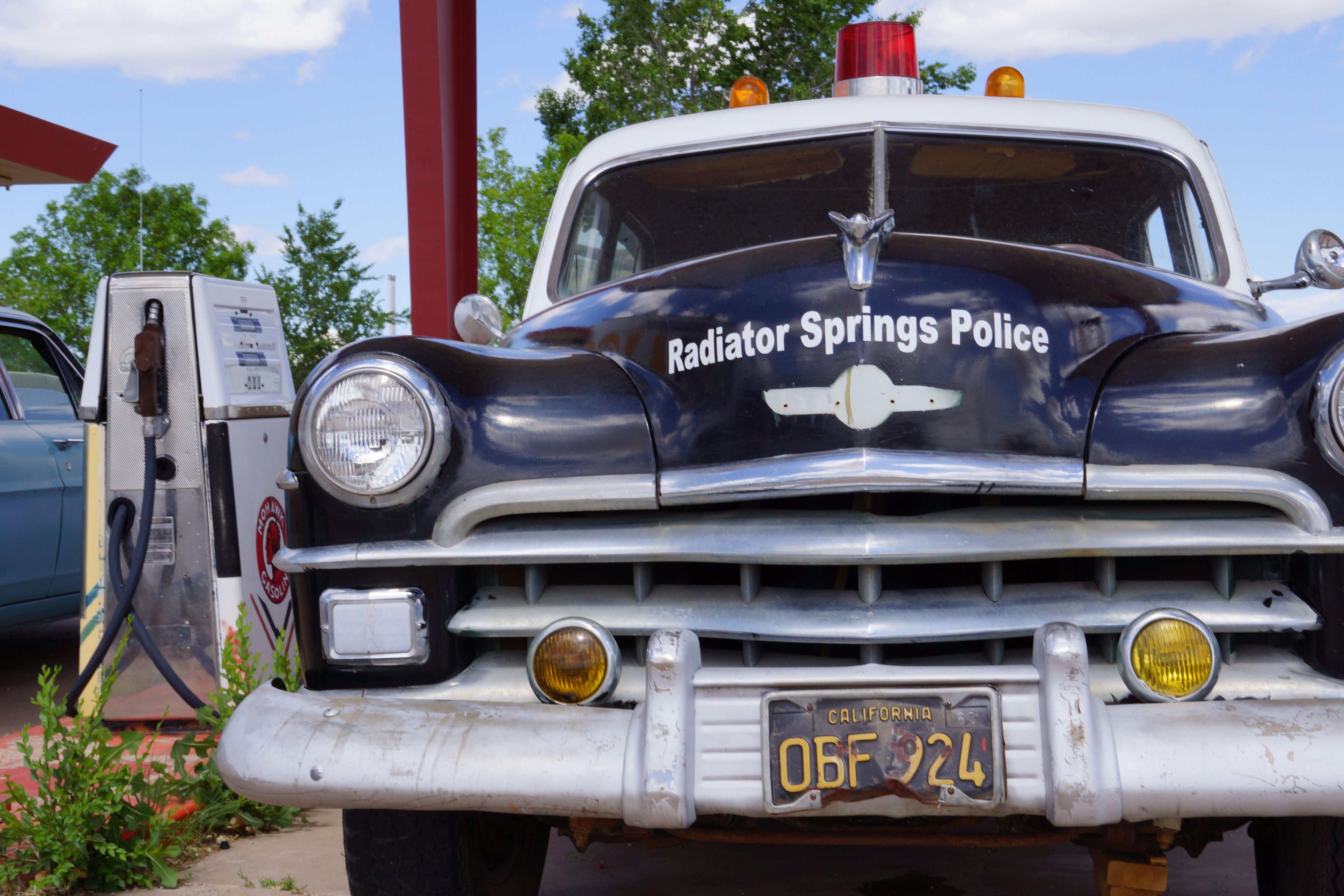 5732x3821 radiator springs black and white vintage police car free image