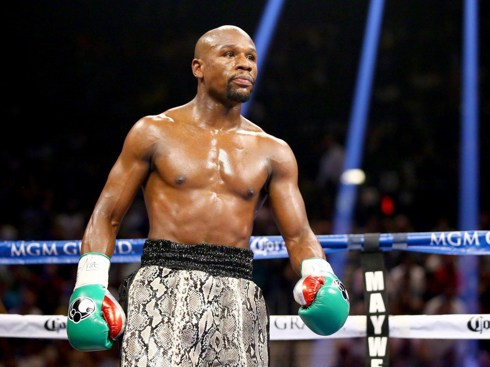 1600x1200 Logan v. Mayweather: Fans Spot Weakness That May Help Logan Win the Match
