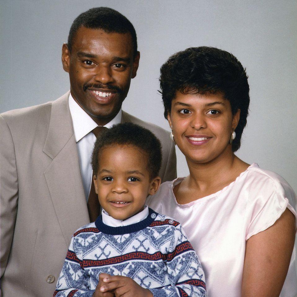 958x958 Free Families Image graphy Family, Picture of Families Having Fun Stock and Happy Family Free /
