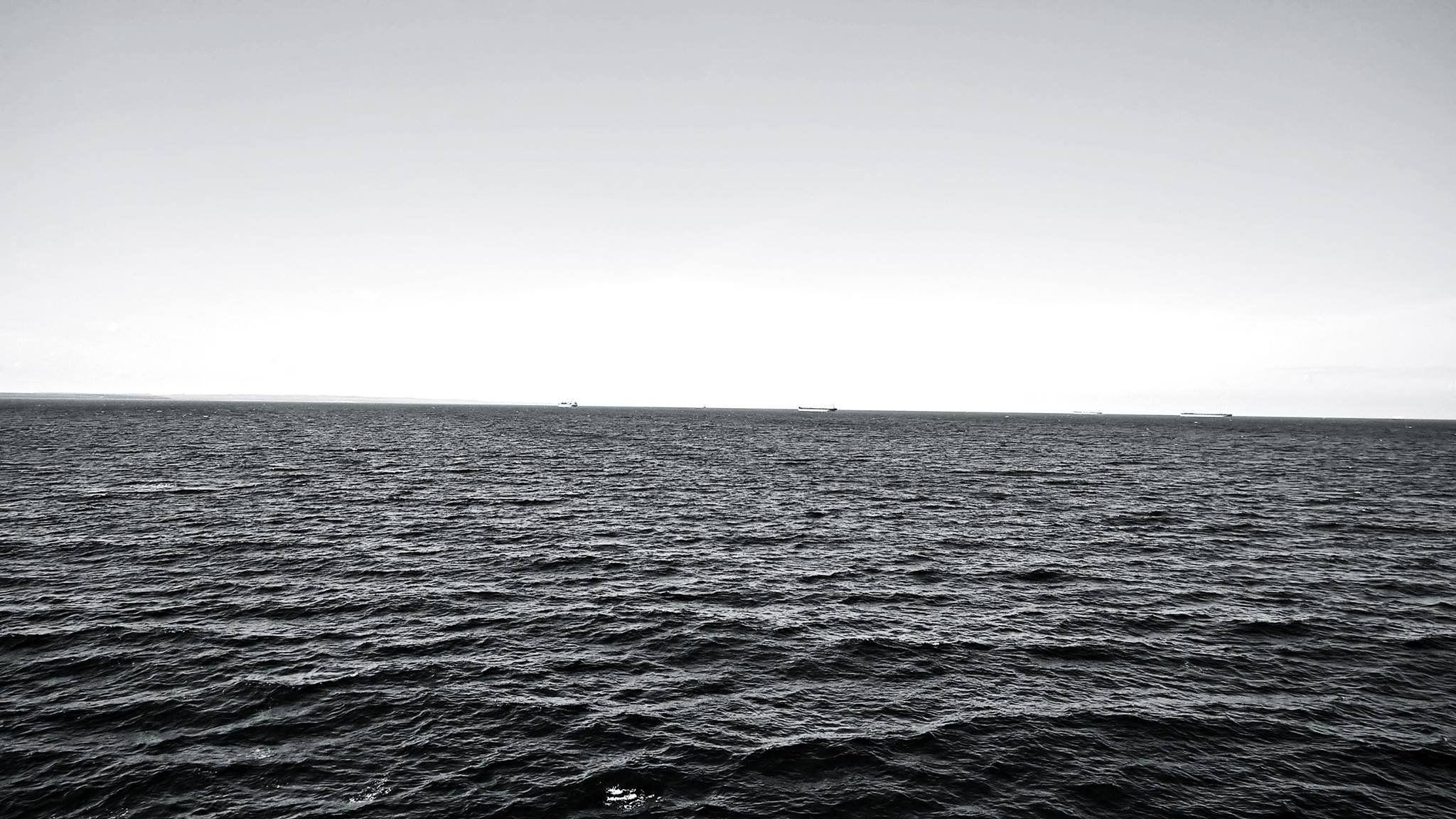 2048x1152 Sea black&white grey baltic denmark water wallpaperx1152
