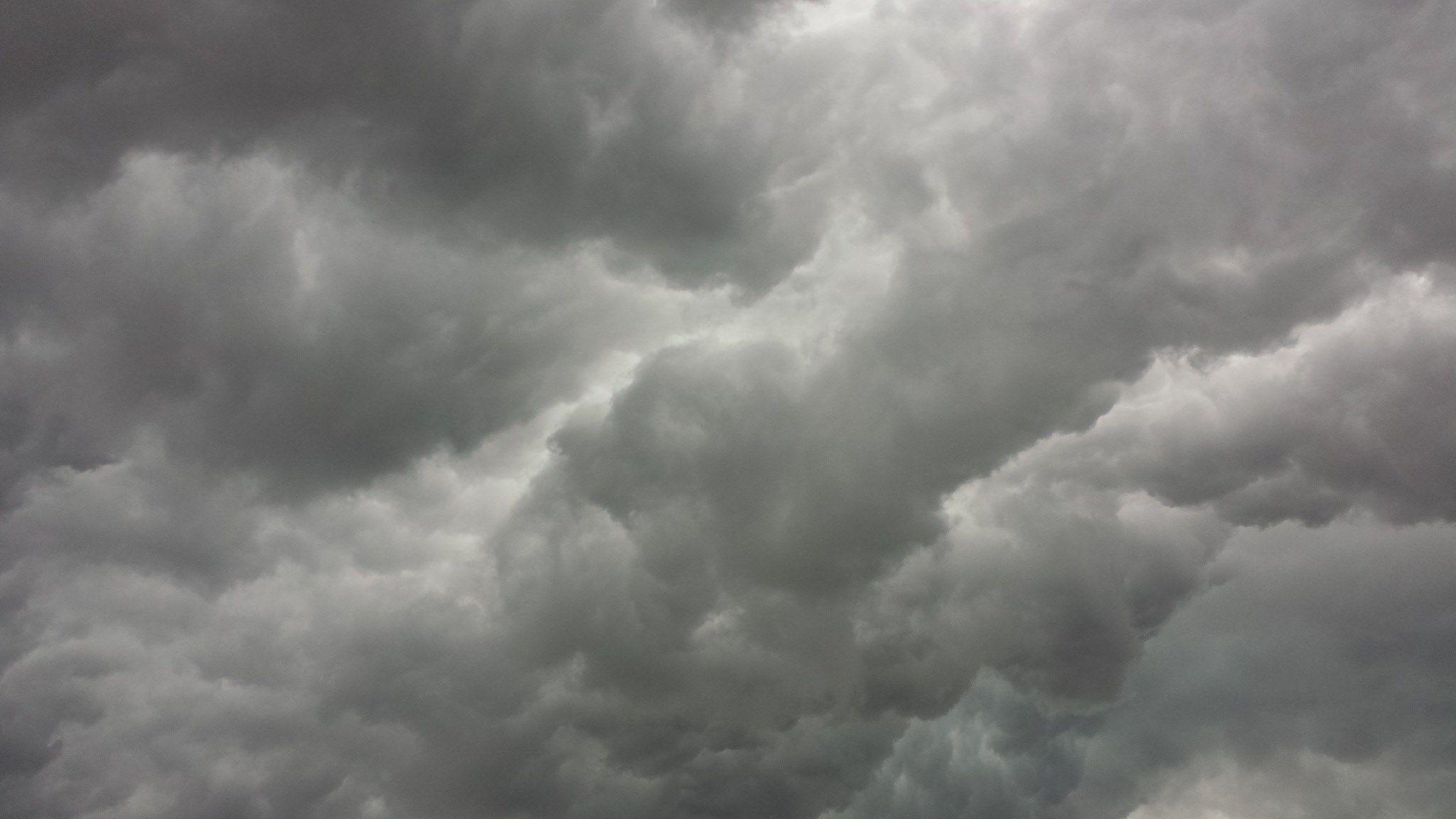 2048x1152 Wallpaper / storm clouds clouds thunderstorm grey sky gloomy 4k wallpaper