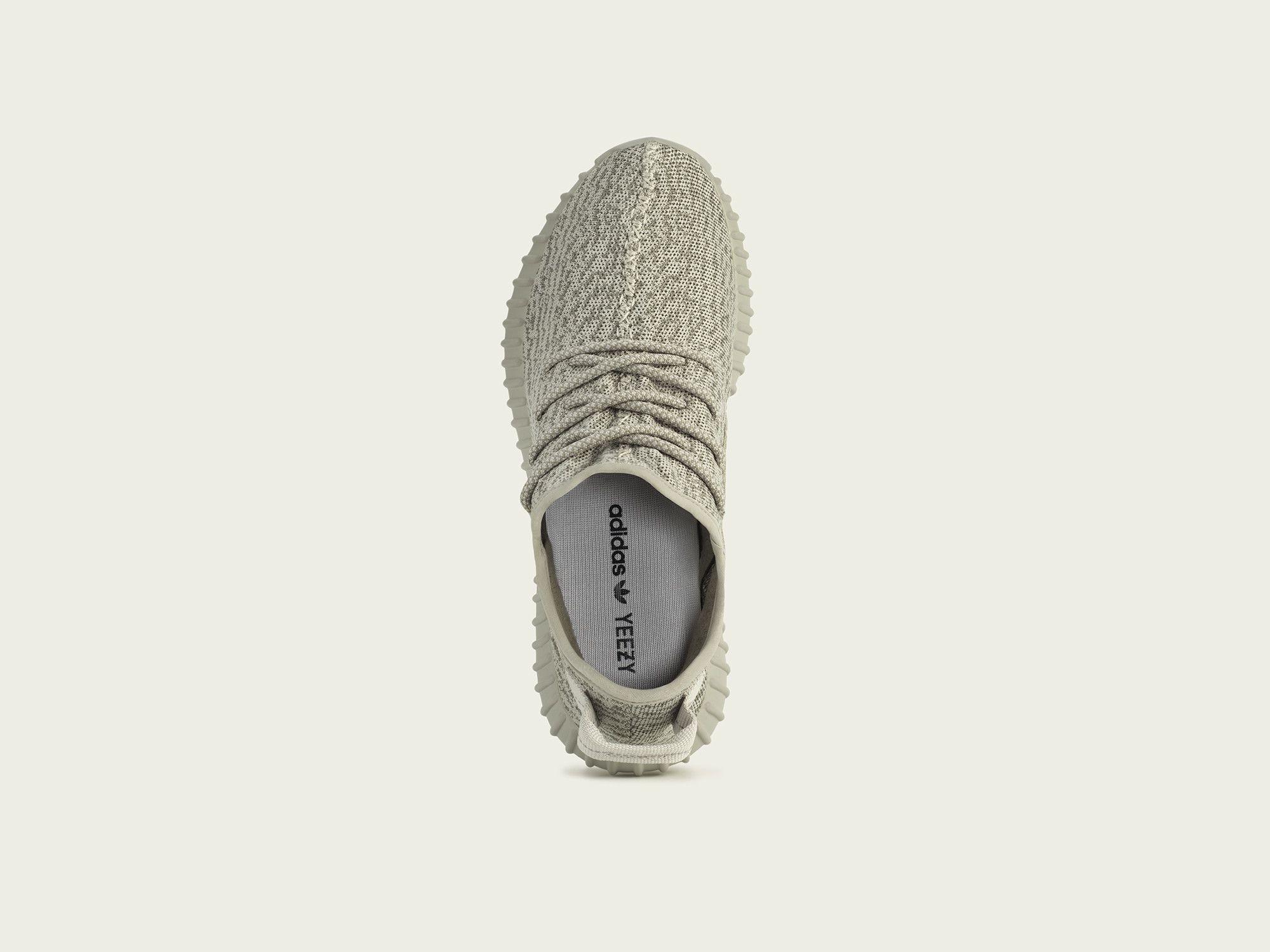 2000x1500 Adidas Yeezy Wallpaper