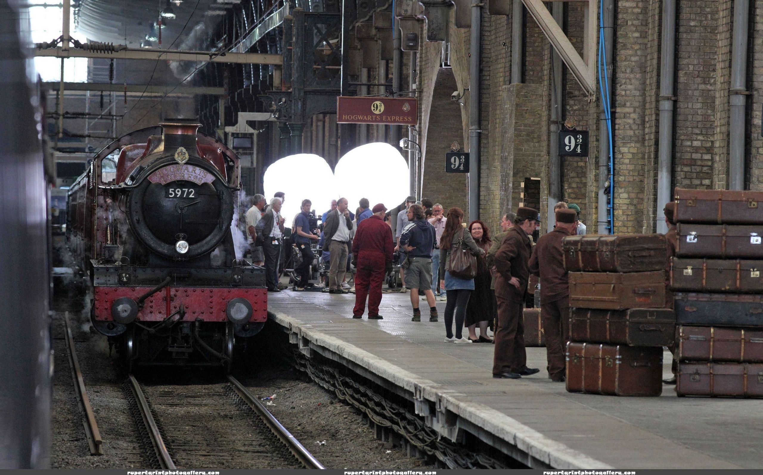 2560x1595 Harry Potter image DH London Epilogue May 2010 HD wallpaper and background photo 12469449. Movie, Film, Cinema, Drama, Serial, TV, Book Synopsis