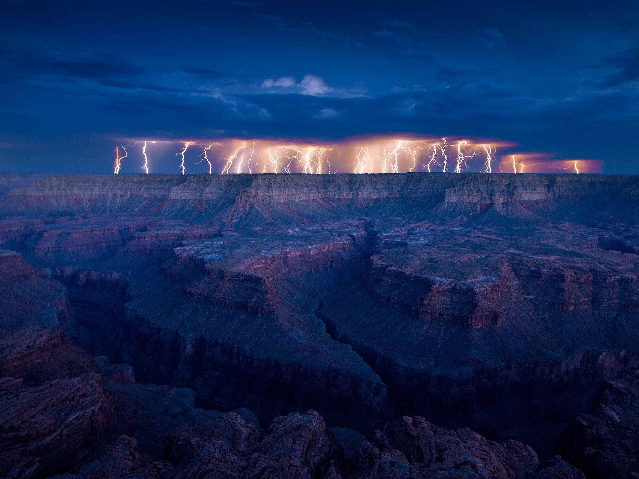 2560x1920 Grand Canyon Lightning desktop PC and Mac wallpaper