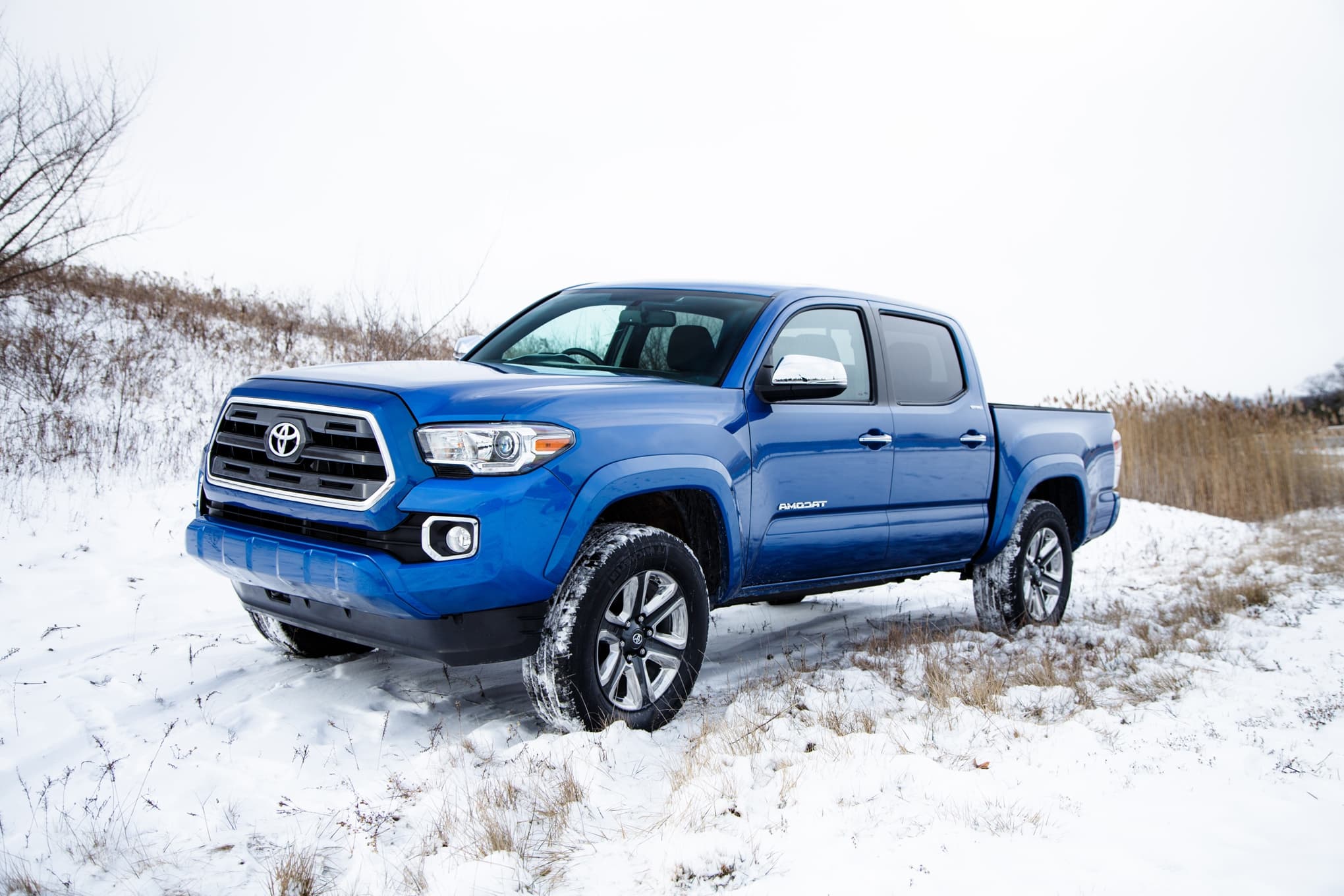 2040x1360 Toyota Tacoma Wallpaper