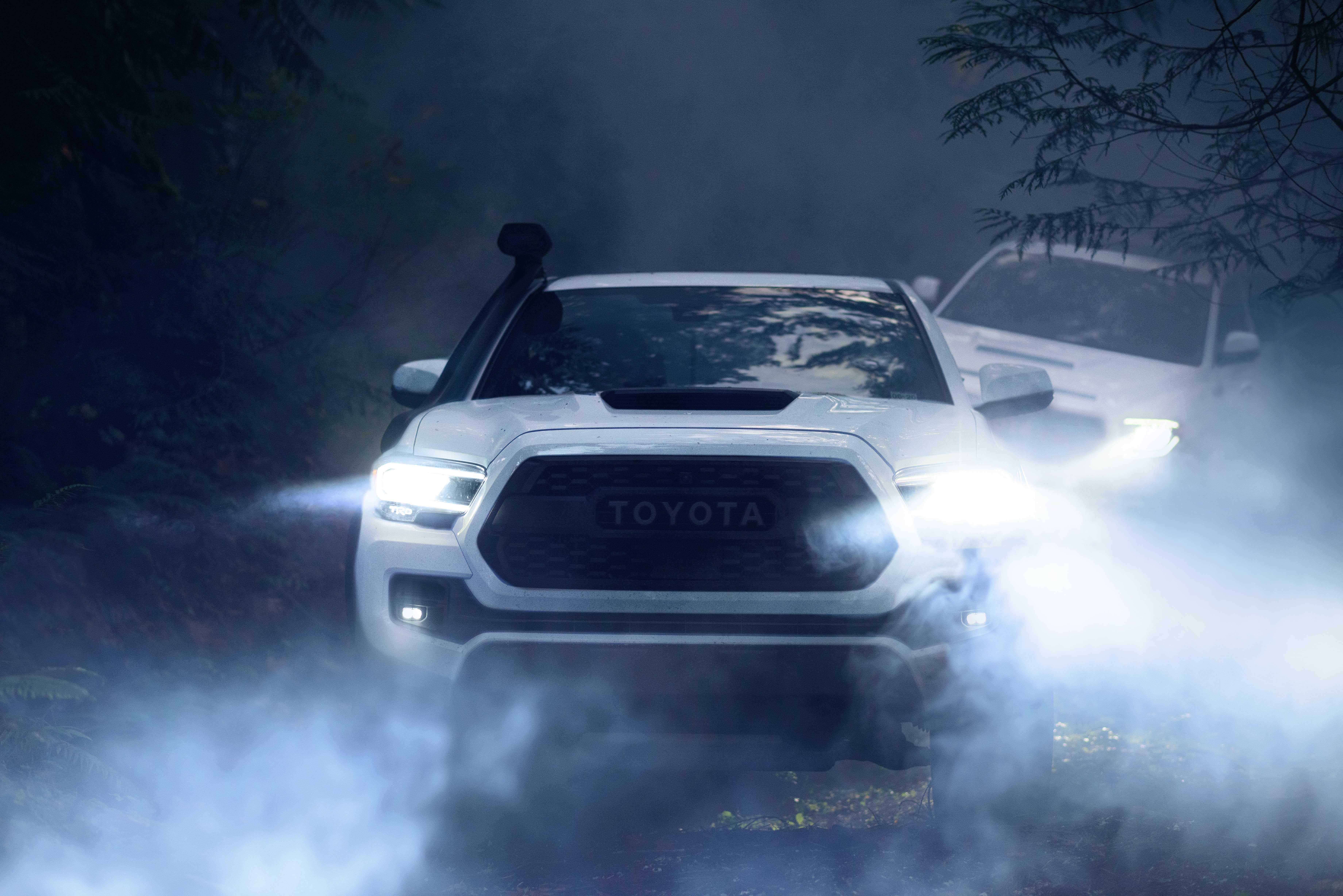 7360x4912 Toyota Tacoma Wallpaper