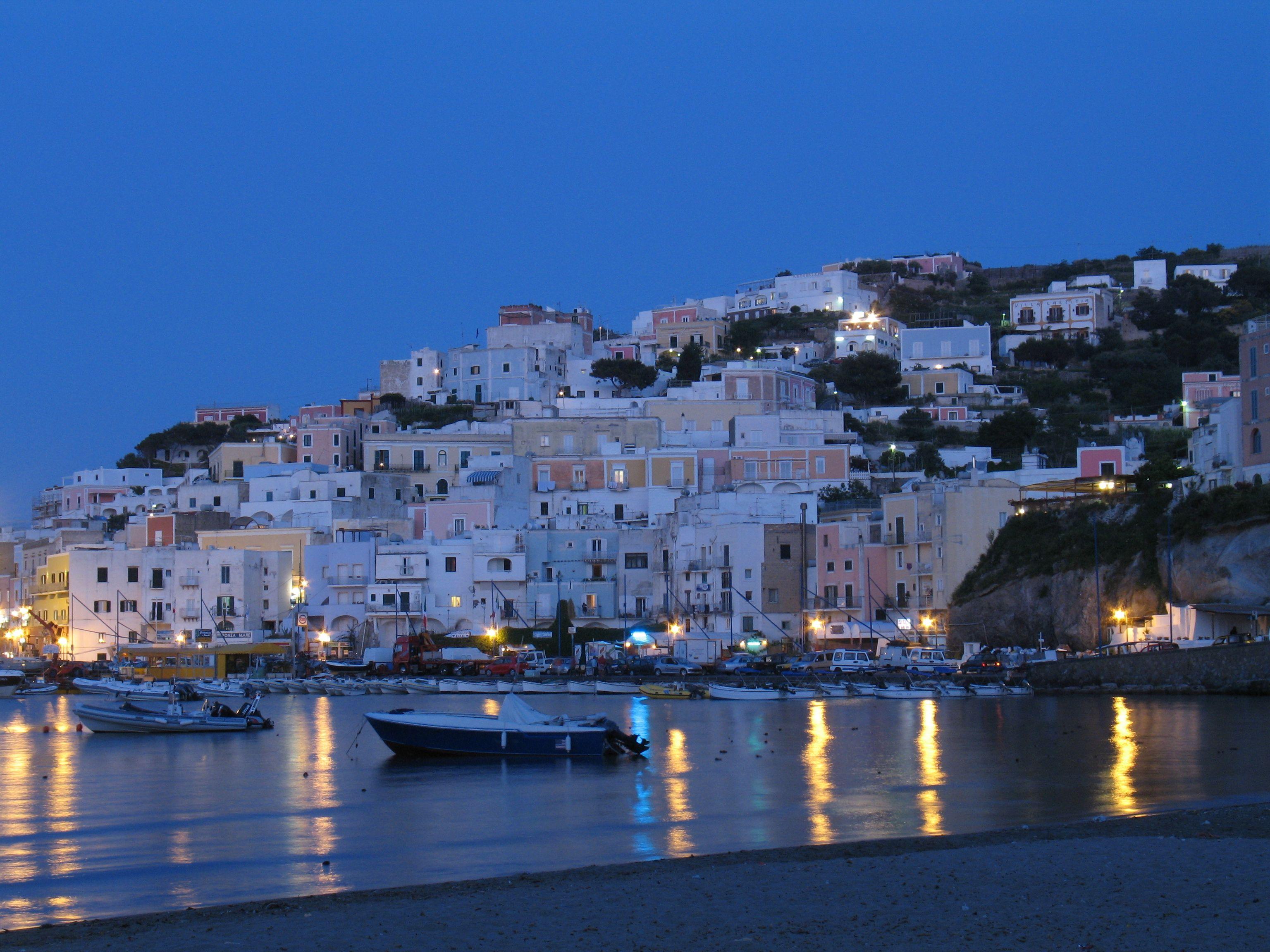 3072x2304 Evening lights at the beach on the island of Ponza, Italy wallpaper and image, picture, photo